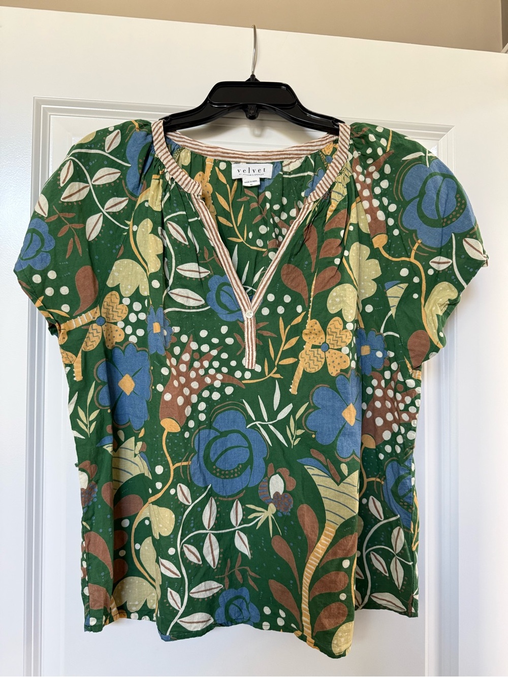Velvet by Graham & Spencer Green Floral Split V-Neck Tunic Top